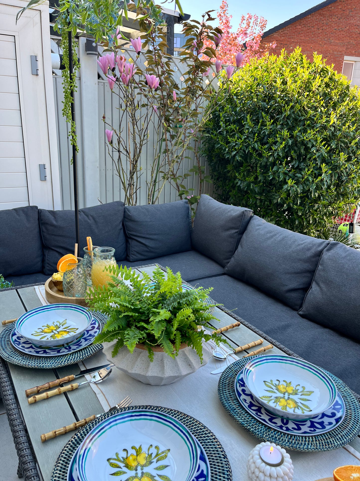 Amalfi 18 Piece Porcelain Dinnerware Set - Set of 6