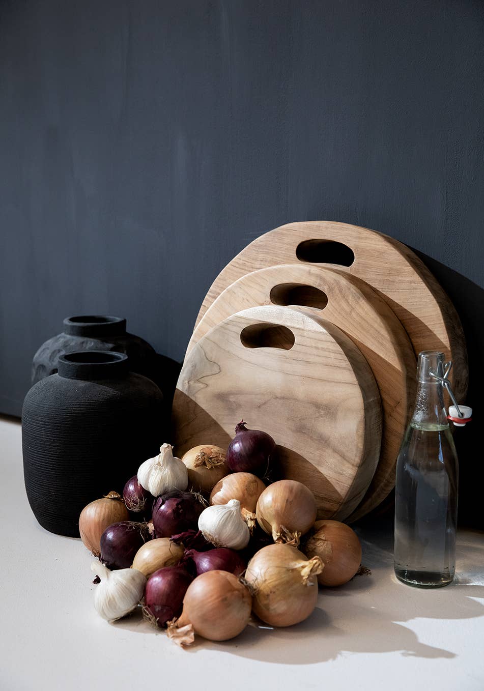 The Trendy - Terracota Black Vase - L