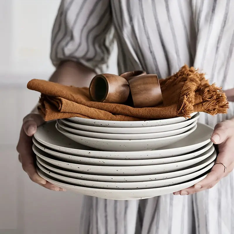Petra - Acacia Wooden Oval Napkin Ring, Set of 4 (dark wood)
