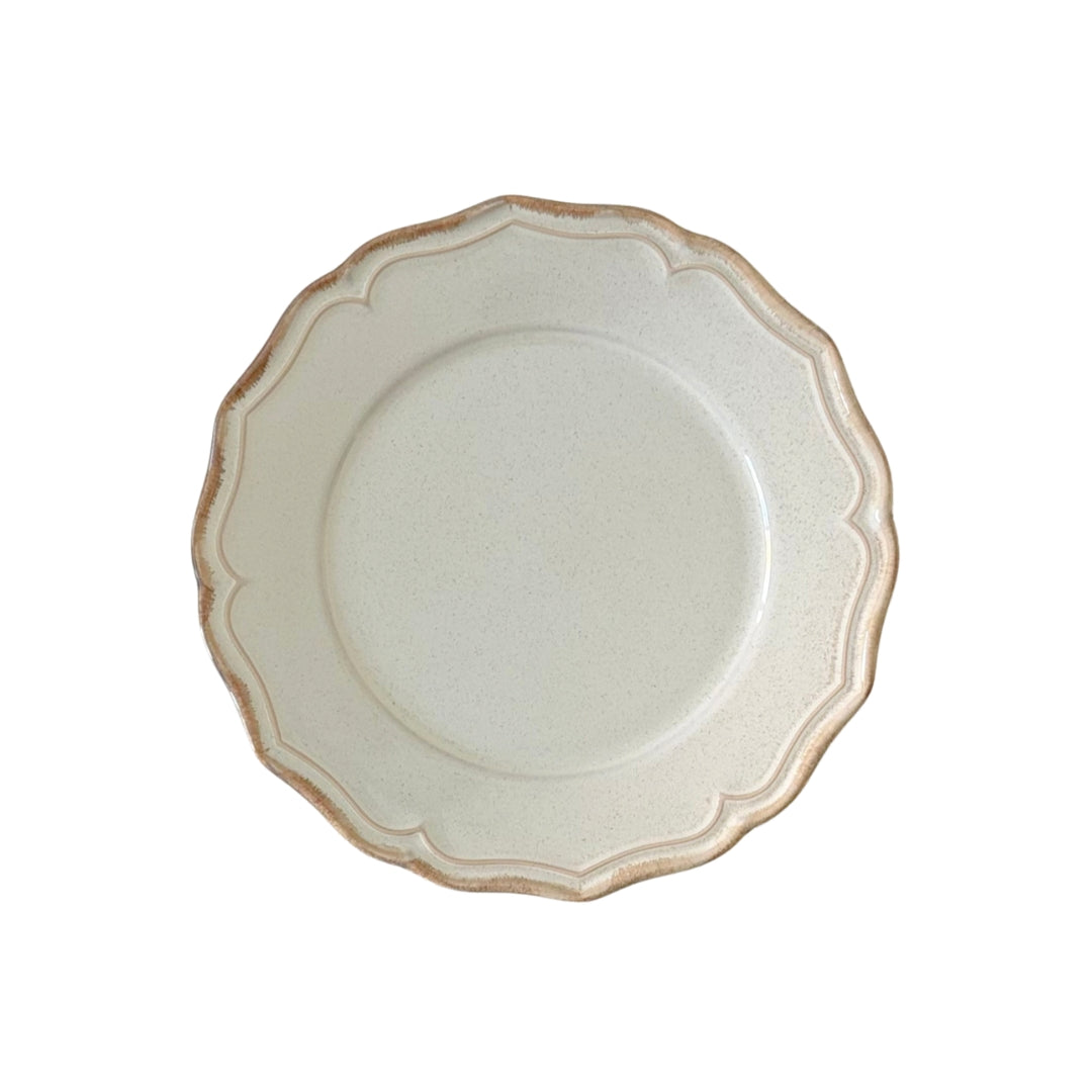 Beige stoneware dessert plate 22 cm with decorative scalloped edge