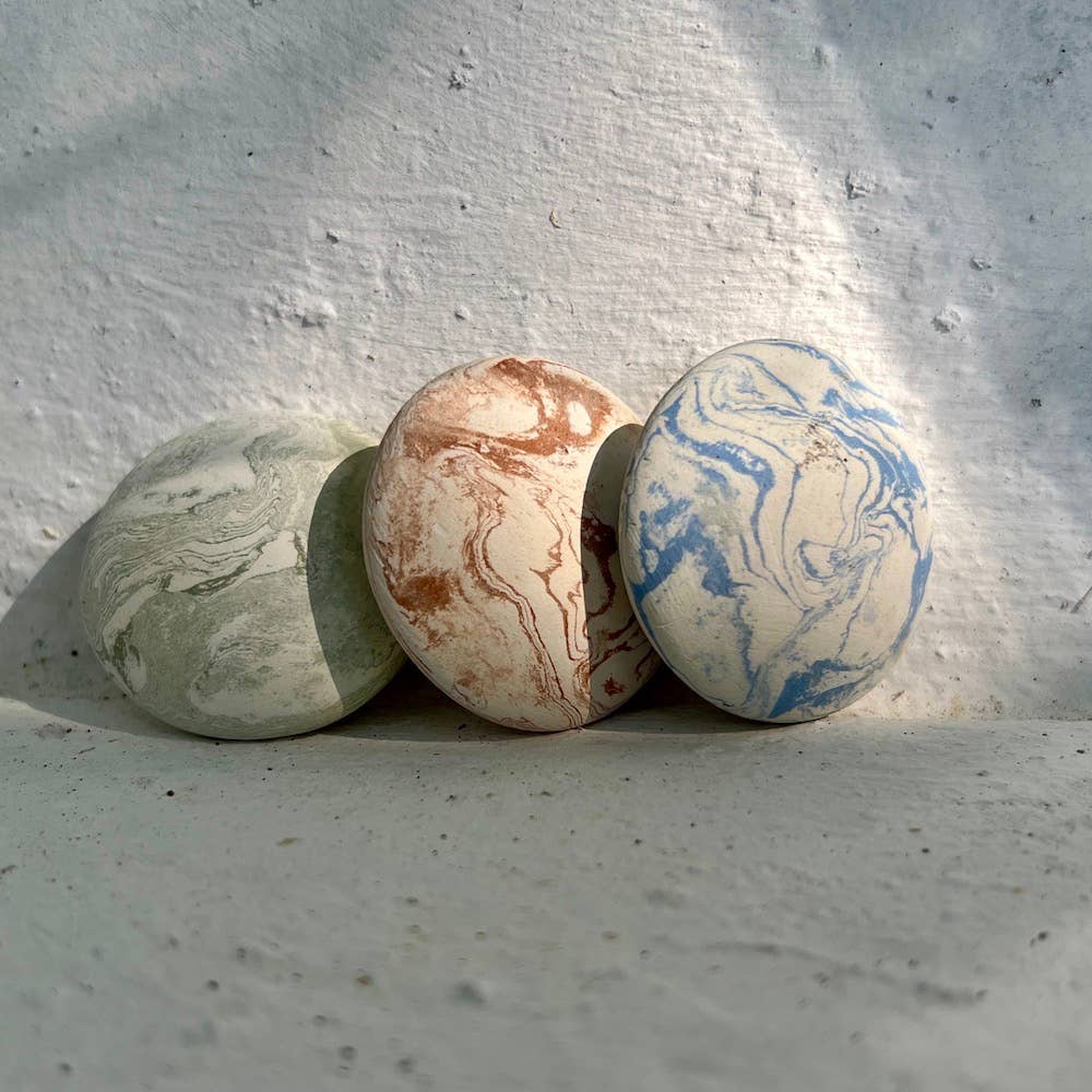 Scented oil diffuser, colored pebble Natural clay.