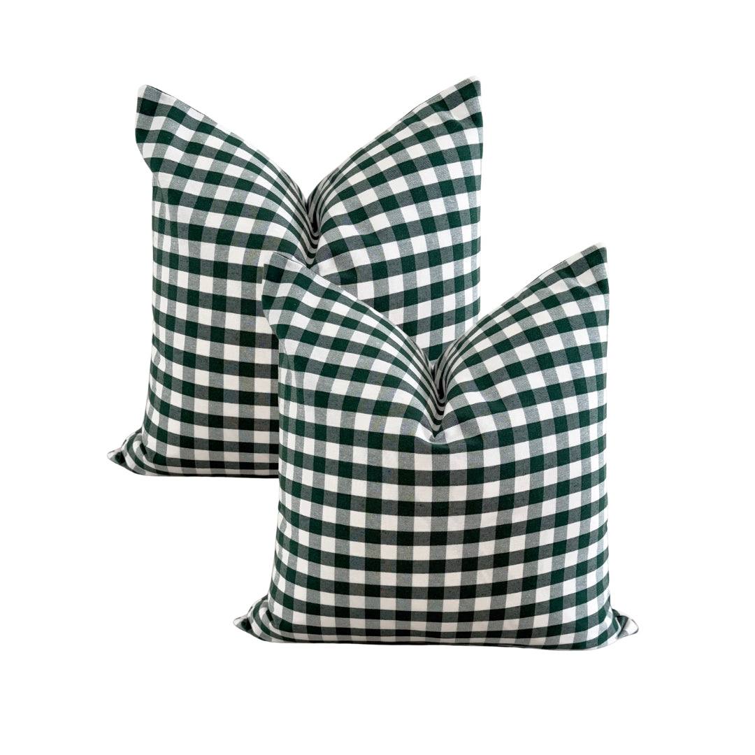 Pack of 2 deep green Vichy check water-repellent cushion covers 45x45 cm on white background made in Spain.