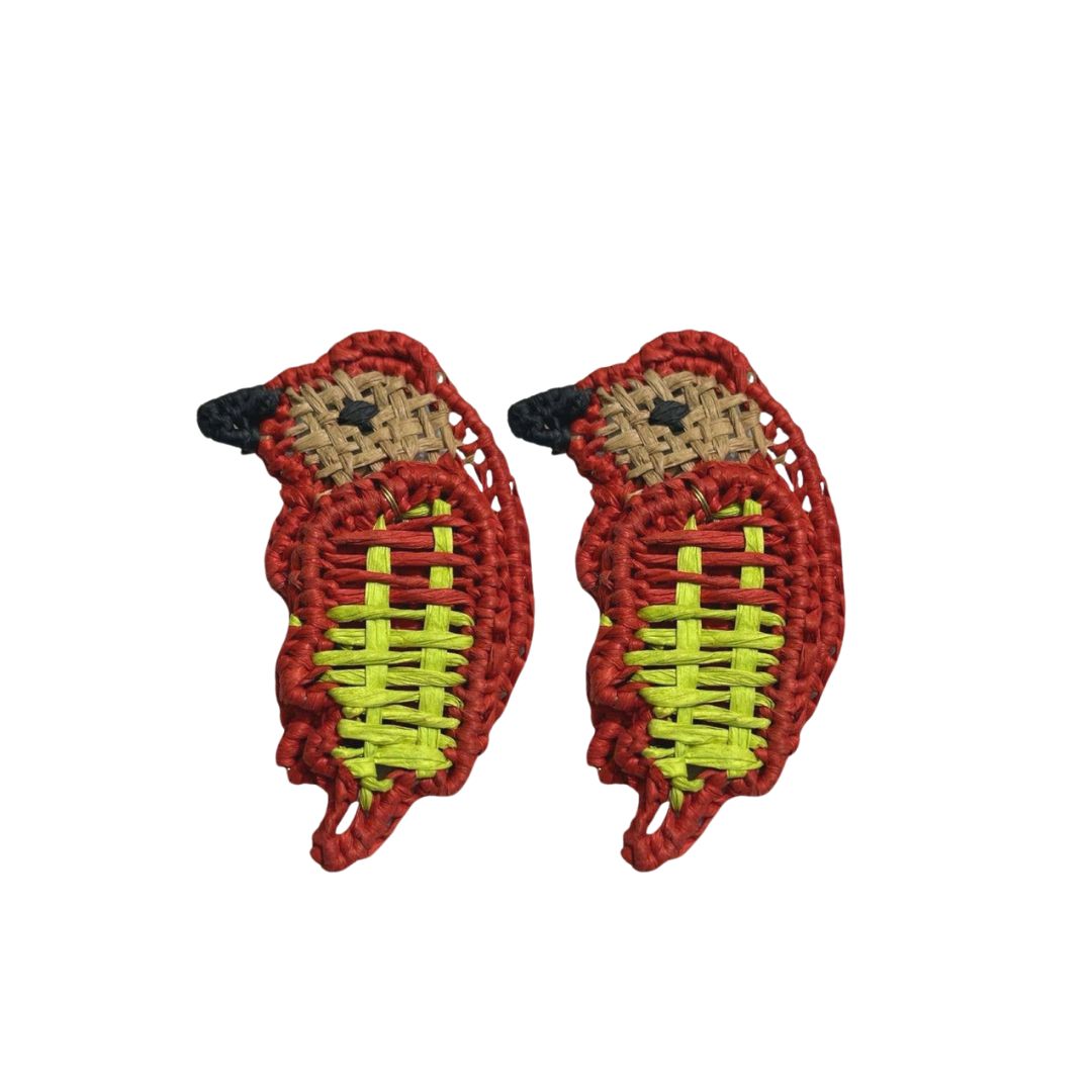 Set of 2 handcrafted parrot-shaped raffia napkin rings for majestic tropical table decor, Matisa Deco Ireland.