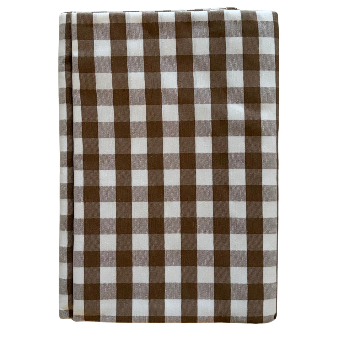 Taupe gingham round water repellent tablecloth with cotton look texture